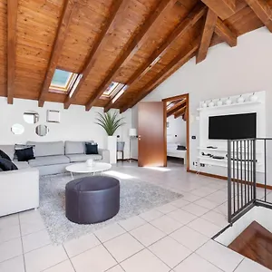Casacamelia 35, 3 Bdrm With View Lake Como Apartment
